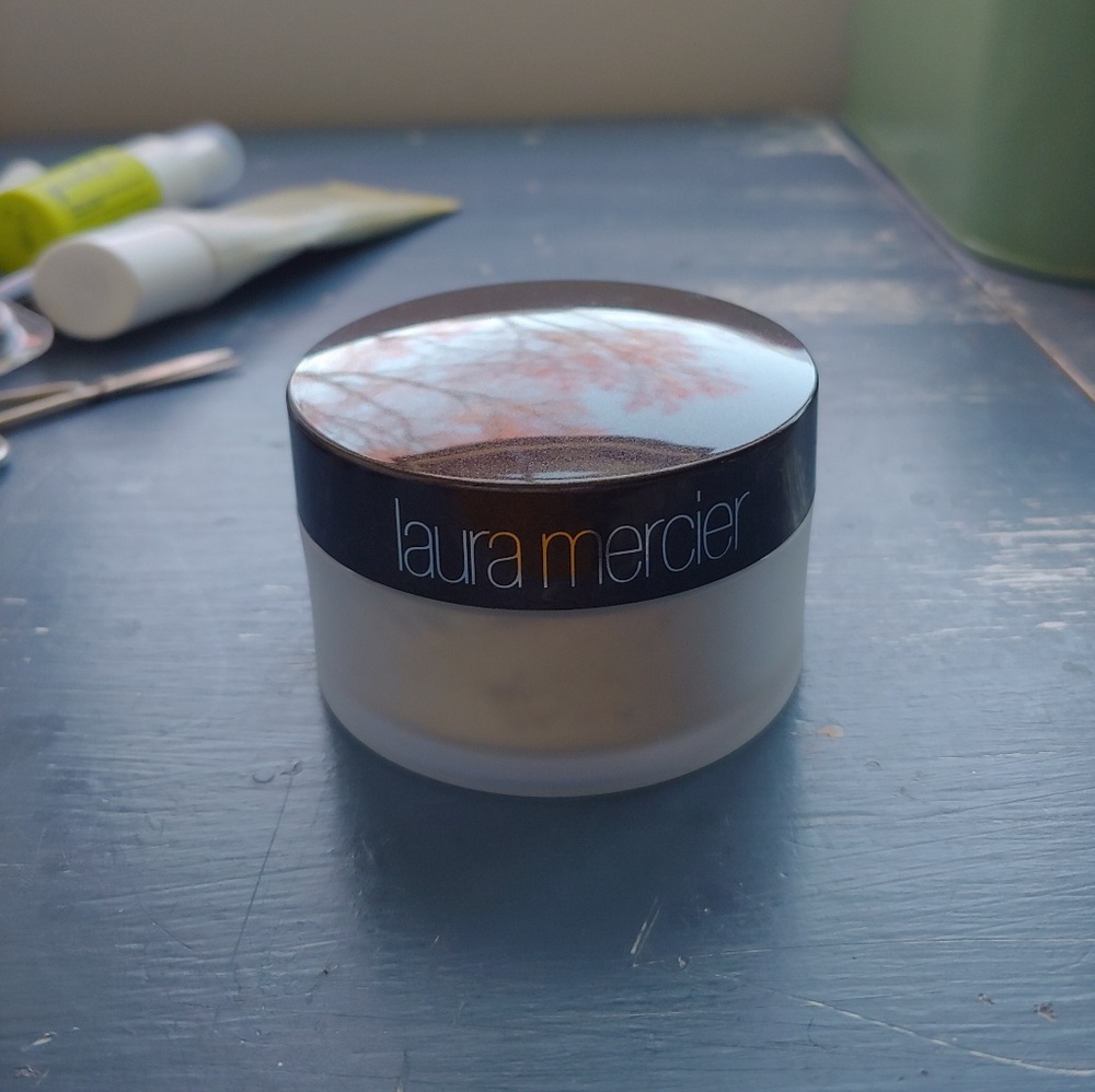 Laura Mercier translucent setting powder